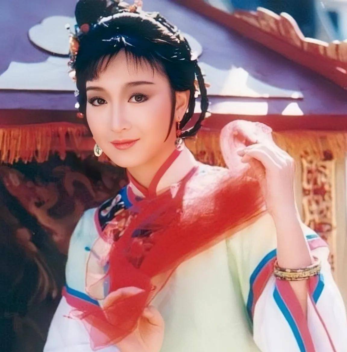 黄杏秀:古装第一美人,连陈玉莲和翁美玲都要甘拜下风_陈百祥_香港