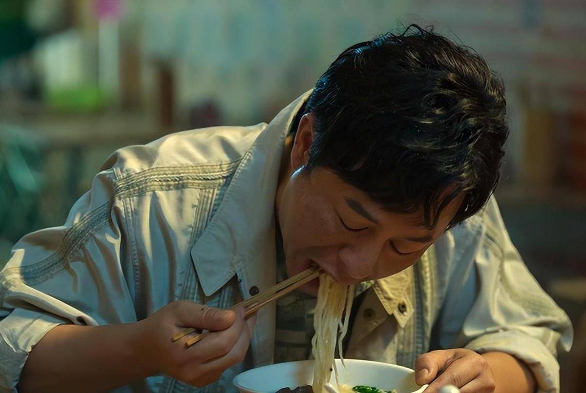 《狂飙》张颂文狂吃面,曾2年被拒绝600次,46岁大器晚成演技封神_张译