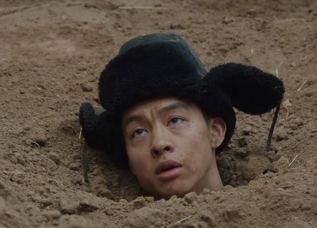 《新世界》成为神剧:源于徐天的狂妄自大,其根在于金海的溺爱_灯罩