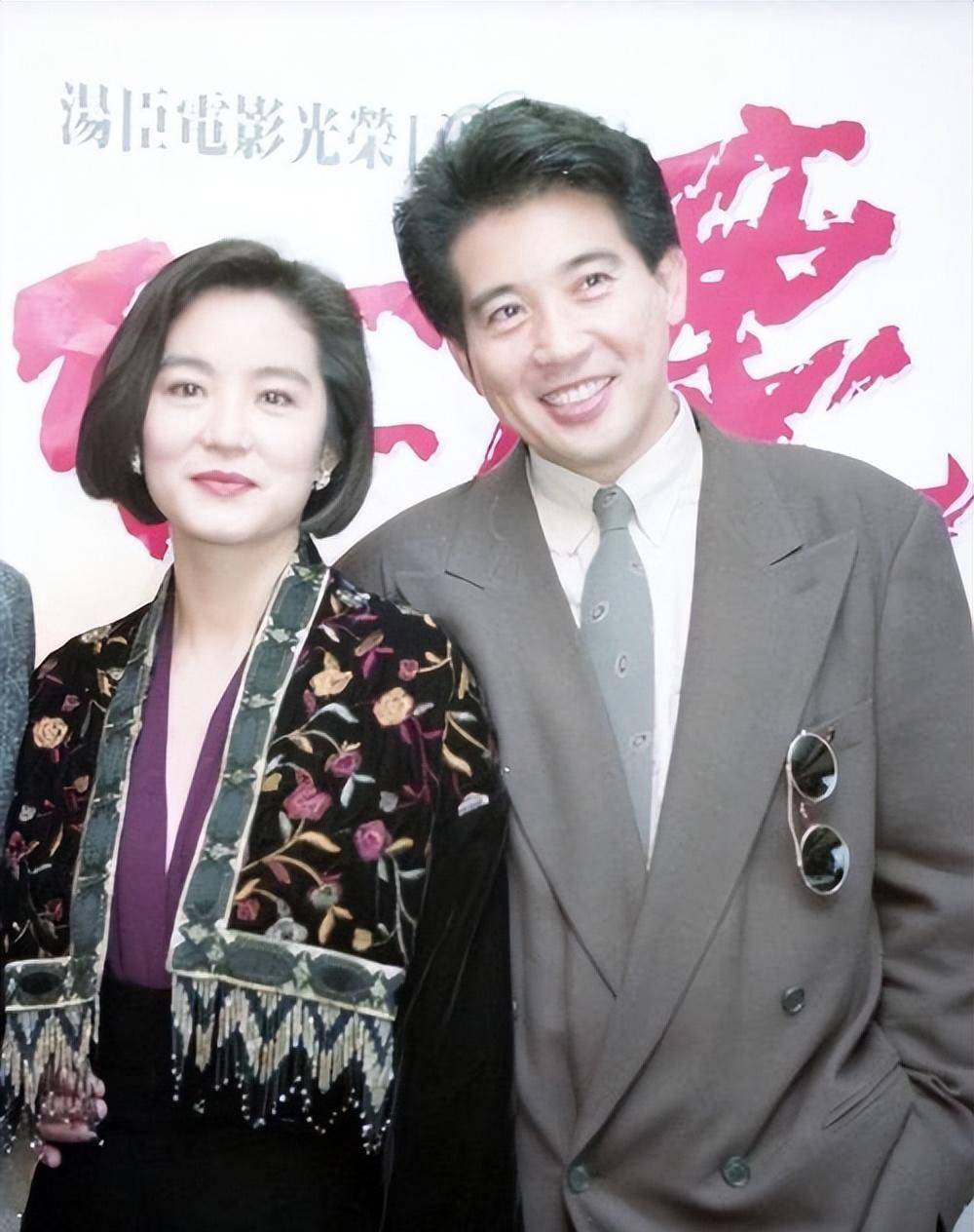 的突如其来的婚姻所吸引,离开她就像变了一个人_秦祥林_和林_因为