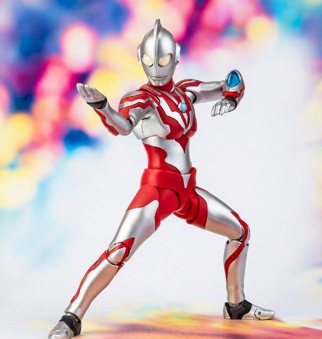 shf利布特奥特曼官方博客实物比肩赛罗的新生代亲儿子马来战神_玩具