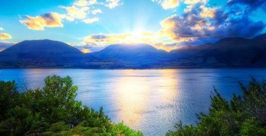 生肖鼠属鼠的人,他们生成子鼠为水,主掌财运.