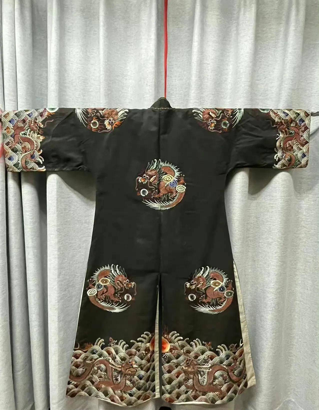 郭德纲生日,众弟子送礼比拼,孟鹤堂送蟒袍争第一_岳云鹏_祝福_师父