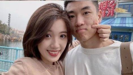 辽宁队给球迷拜年,郭昊文恢复投篮训练,高诗岩疑似与女友分手_本赛季