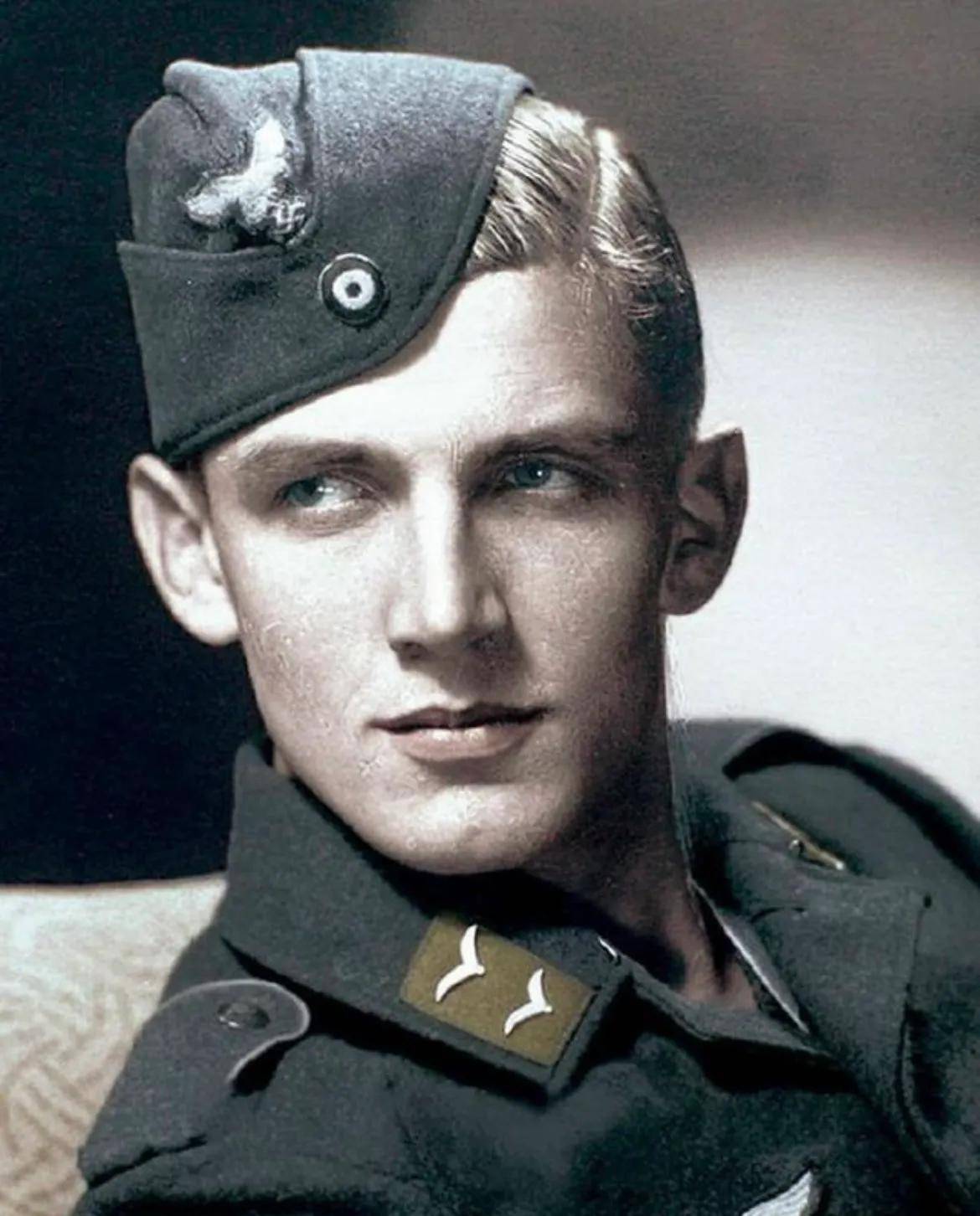 二战德国军装好看是好看,但对身材和颜值要求很高_德军_国家_感觉