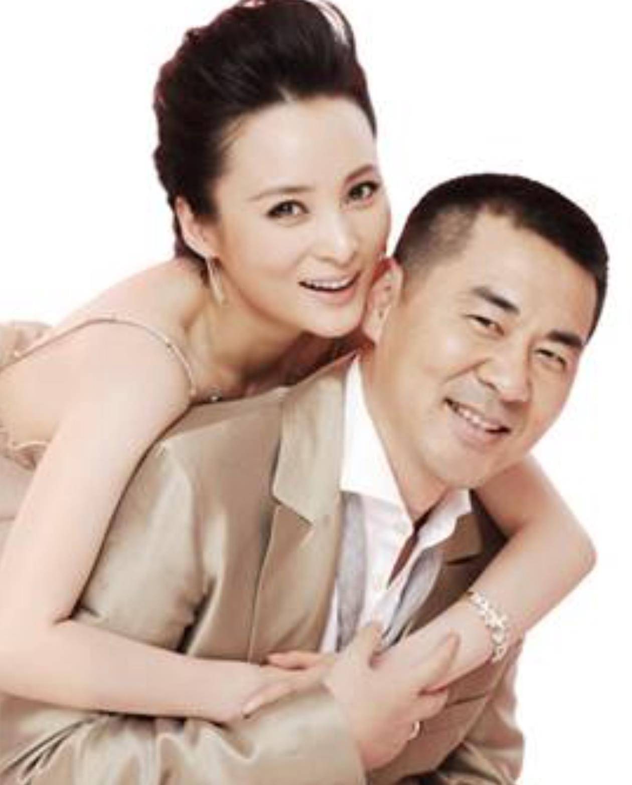 也许只是因为吴越的关系,所以蒋勤勤当时才会否认,毕竟那是陈建斌名义