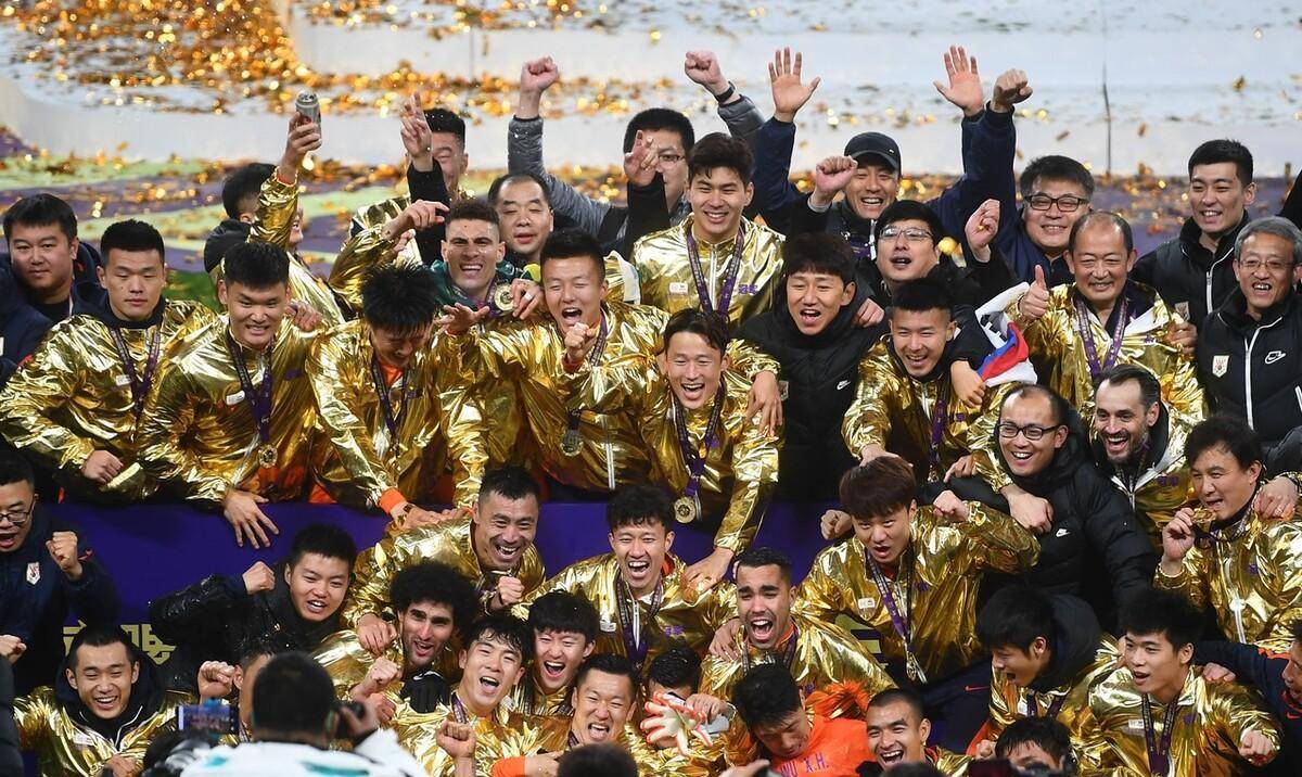 山东泰山足协杯夺冠英雄榜:7战13进球8英雄,田鑫可惜,小陈傲娇_泰山队