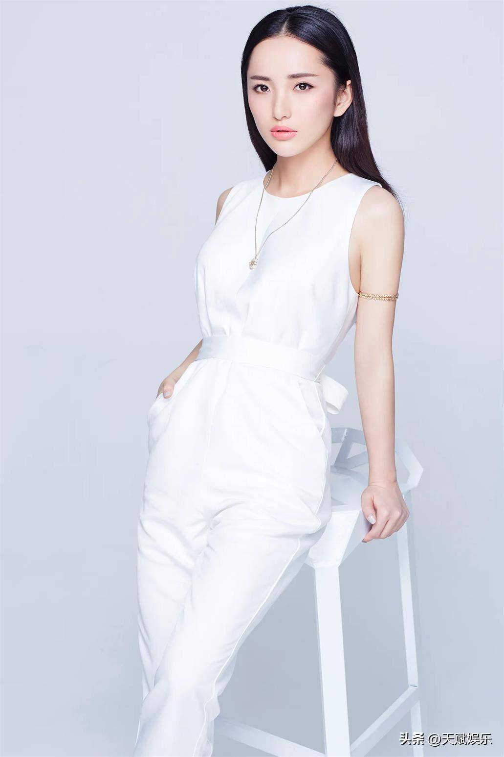 《职场是个技术活》电视剧中饰演田小雨的女演员肖雨雨写真_交流_网络