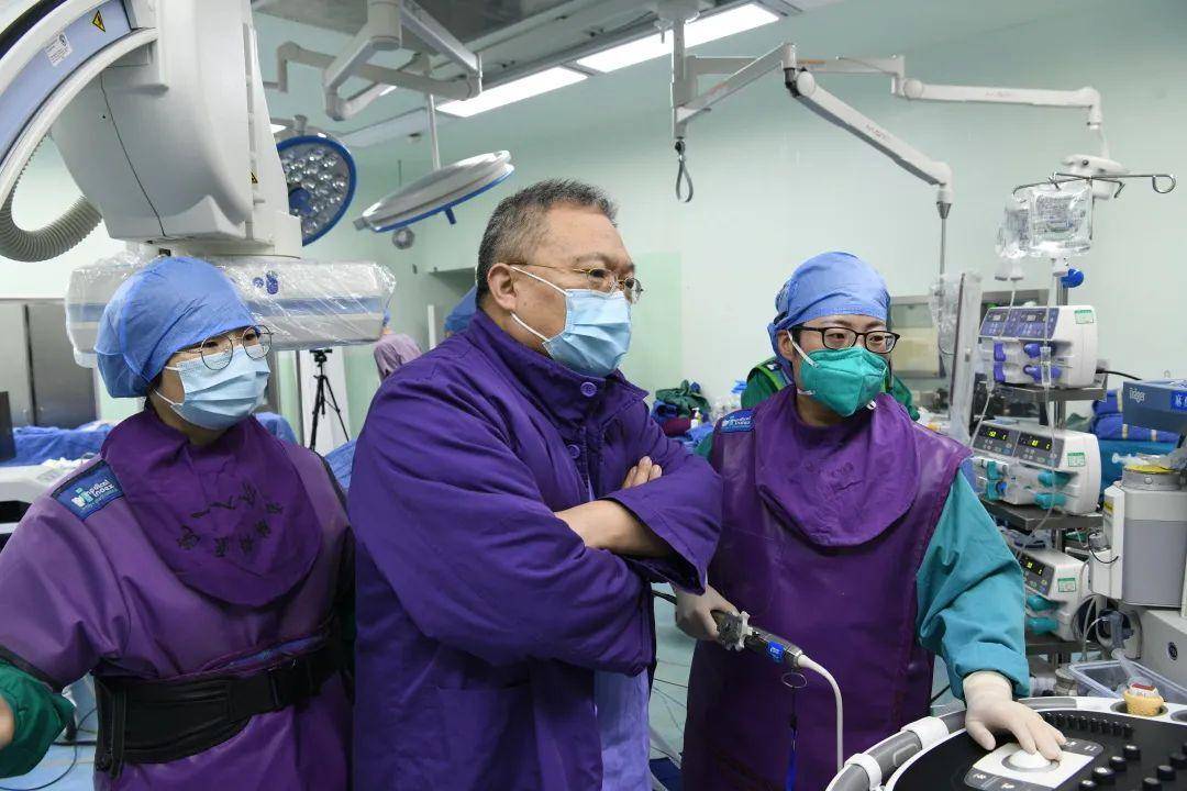 从除夕到初一,"大白"一直并将继续守护生命_胸科医院_河南省_患者