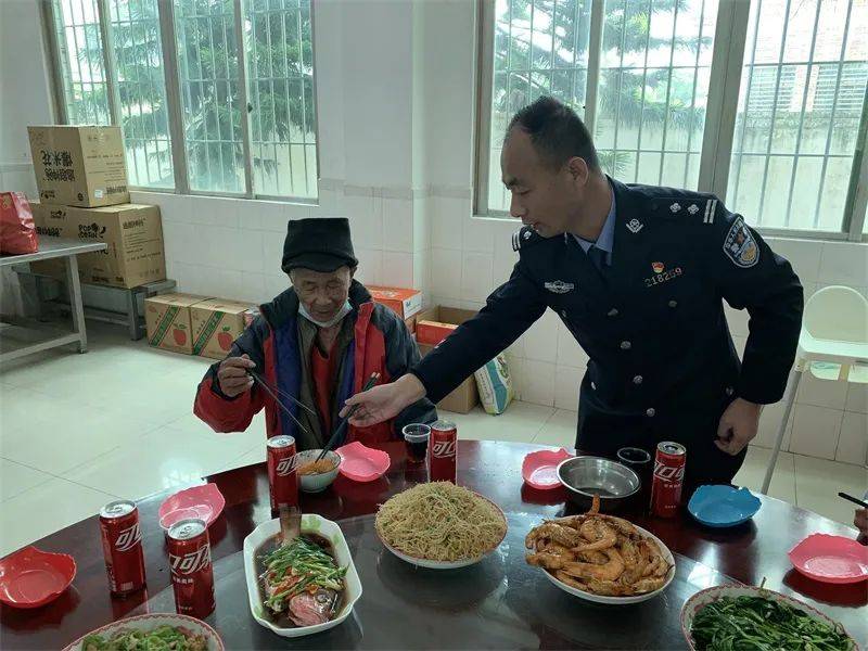 吴川公安派出所的“特殊”年夜饭 