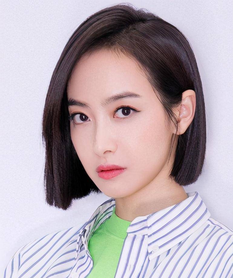 宋茜发文晒性感泳照,疑似回应金鹰奖被吐槽事件,配文简短而有力_网友