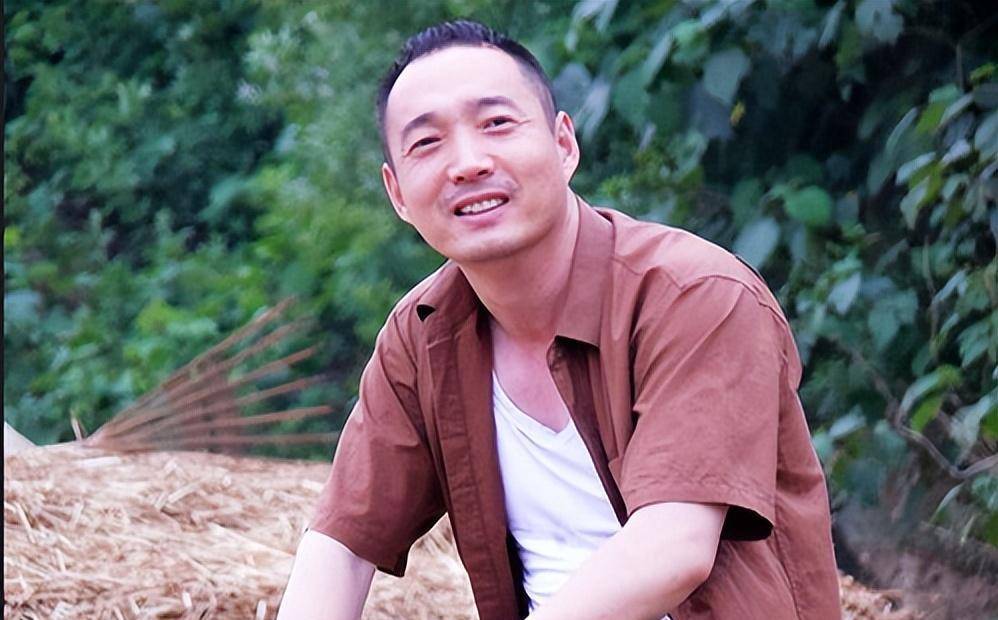 《征服》华强小弟金宝:低调国际影帝鲜有人知,妻子是韩国女星_李易祥