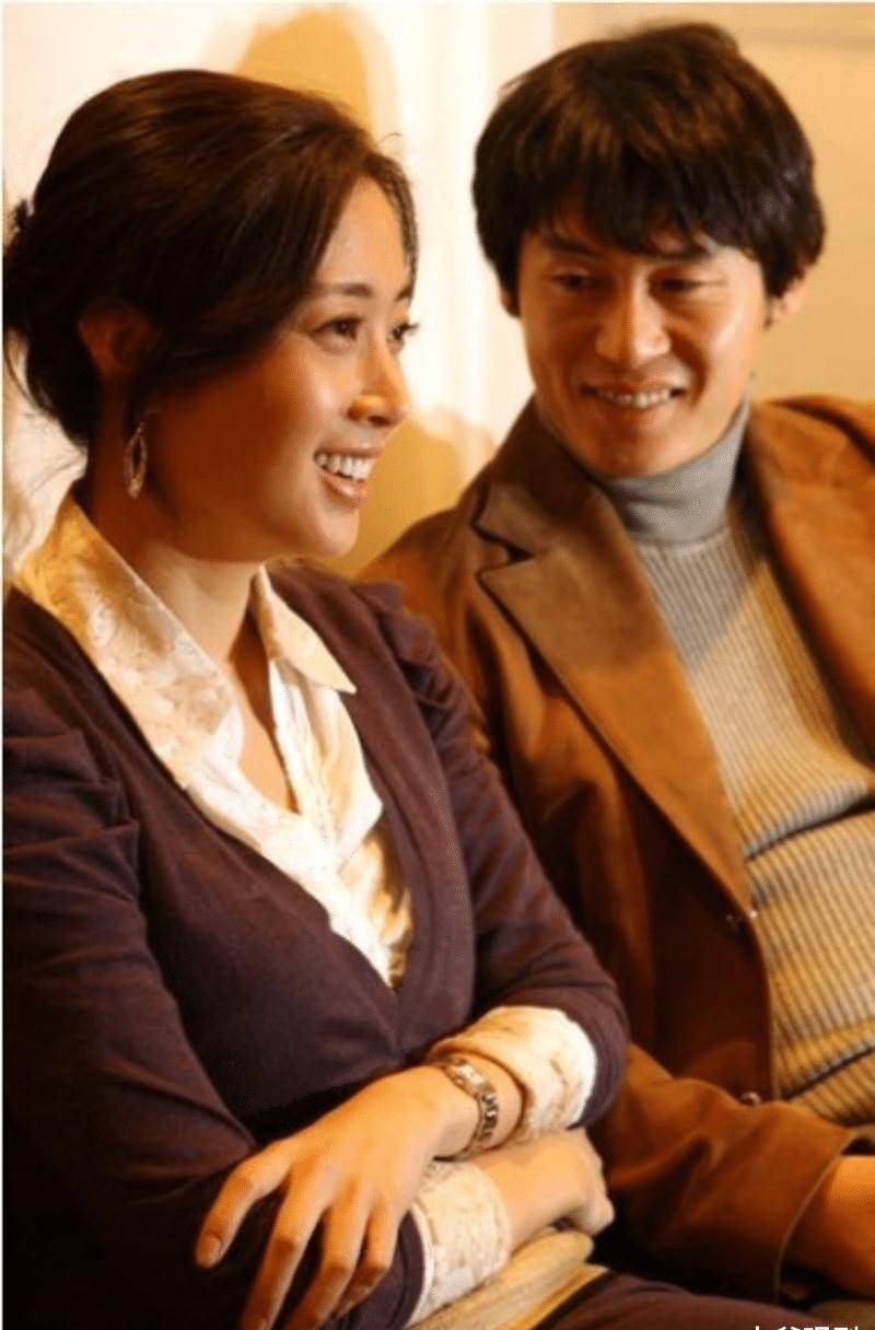 这桩婚事谁都不赞同,薛景求娶了宋允儿,苦等十年差点退圈_家庭_女儿