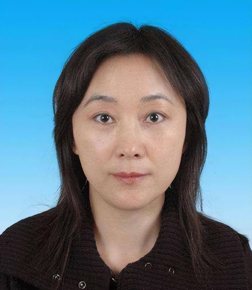 可即便是这样,许爱莲也并没有自视清高,她知道一个人要想有出息,那就