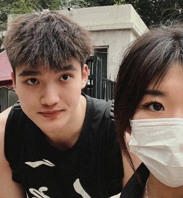 弗格空降湖人主场付豪开练小周女友曝光名宿下课_比赛_cba