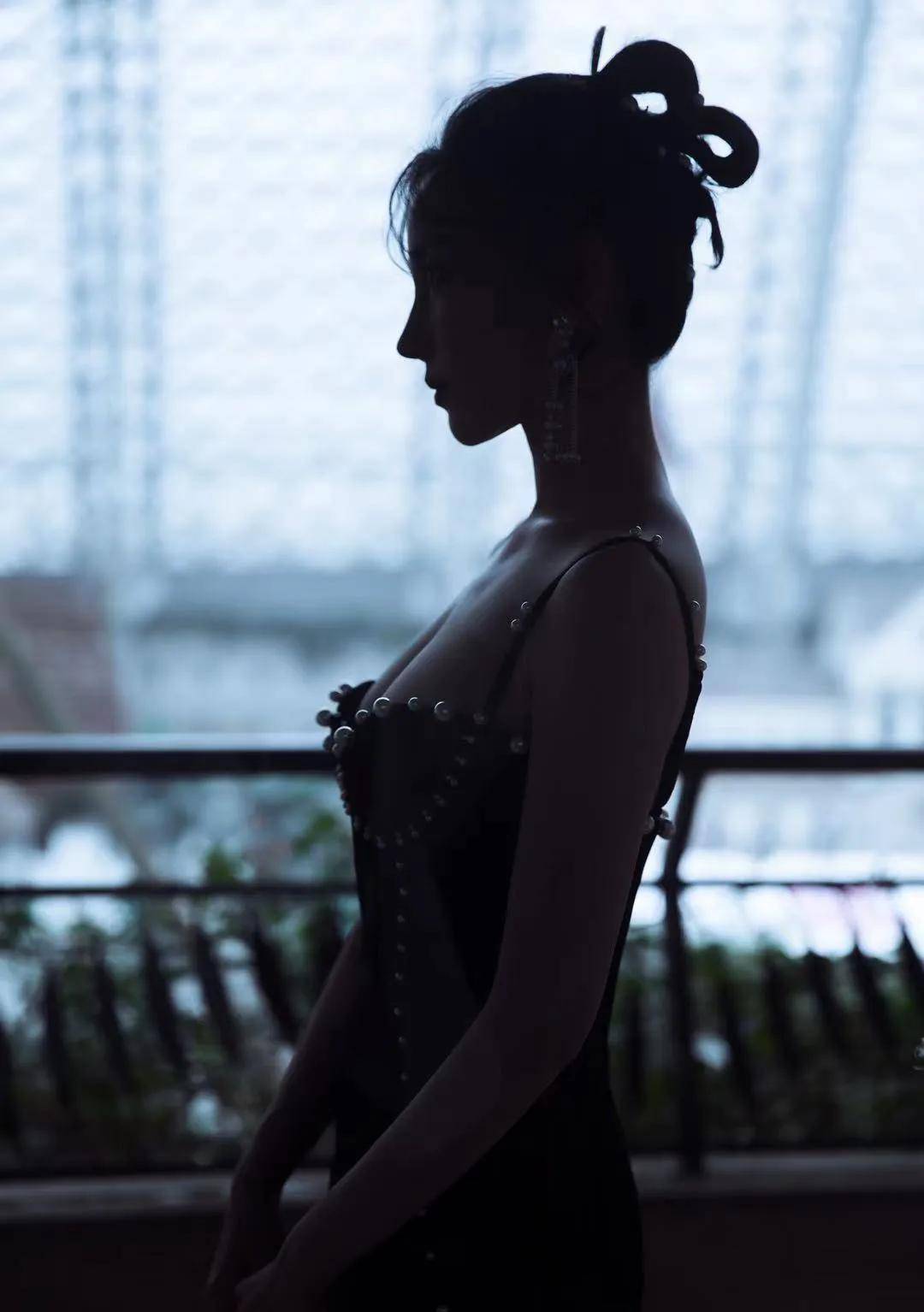 陈小纭身材也太顶了吧,纤腰细腿,完美骨架,真是一个人间仙子_皮肤