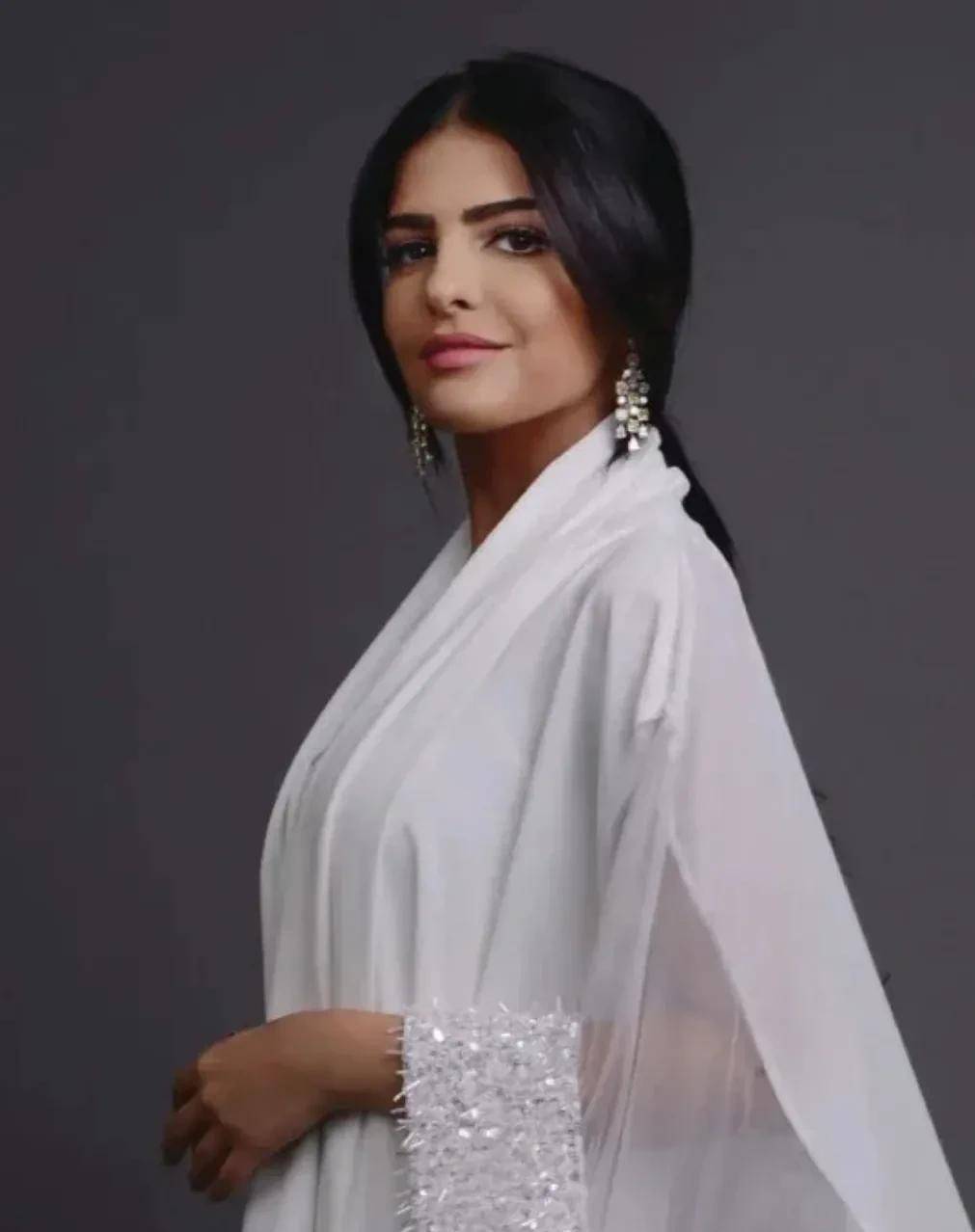 阿米拉这位沙特公主在结婚前做出了一系列大胆的决定.