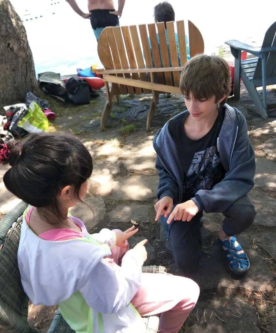 把"母亲节"说成"妈妈的天"的甜心夏天长大了,你觉得变化大吗_poppy