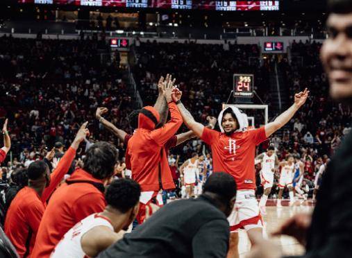 火箭队背靠背作战但连续主场找回感觉,骑士队能否逆袭?