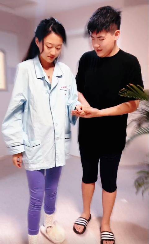 捞金忙,儿媳妇大年初一生完孩子4天了也顾不上_徐梦迪_林傲霏_孙子