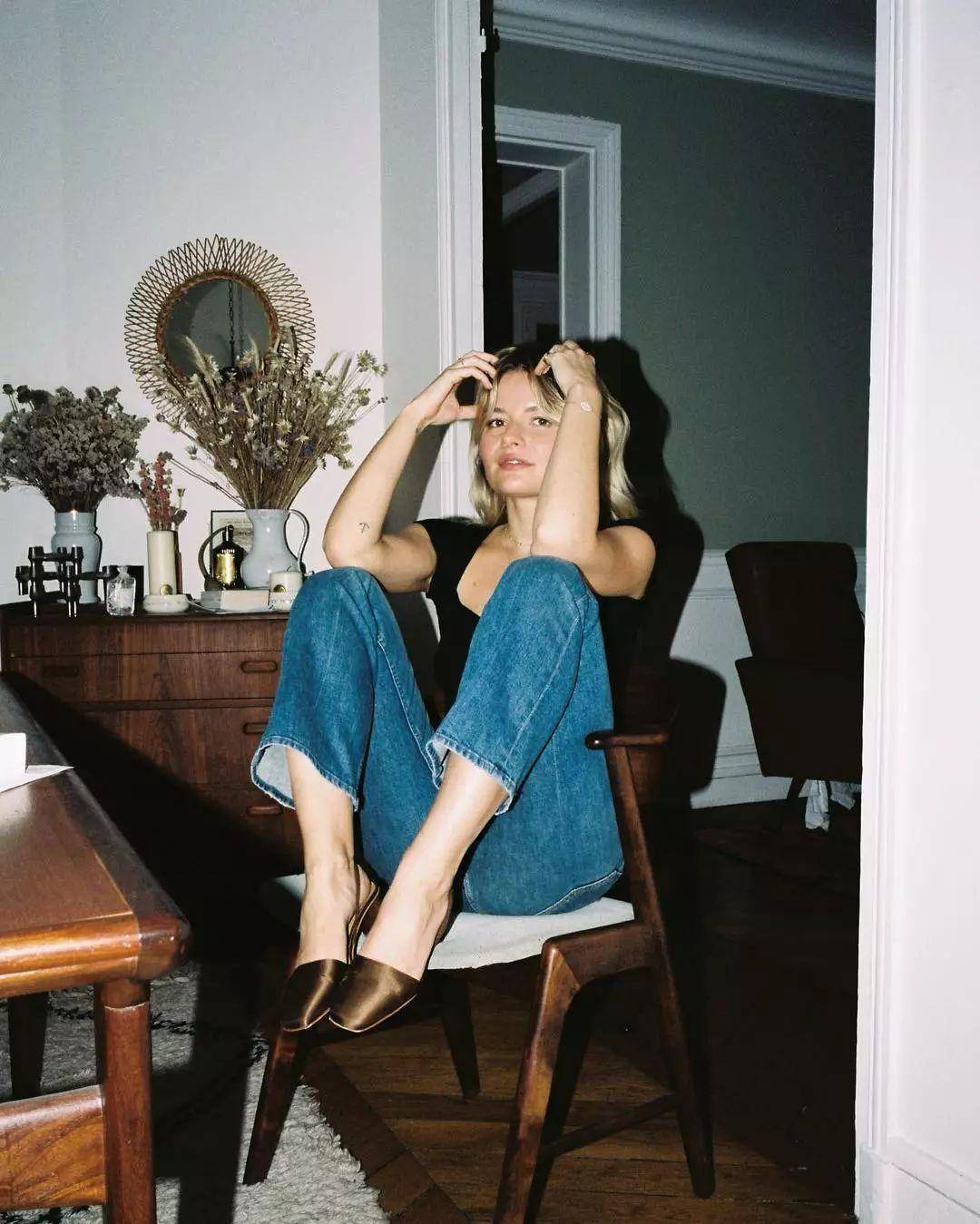 小个子还微胖,这个法国博主也太会打扮了吧_socol_sabina_风格