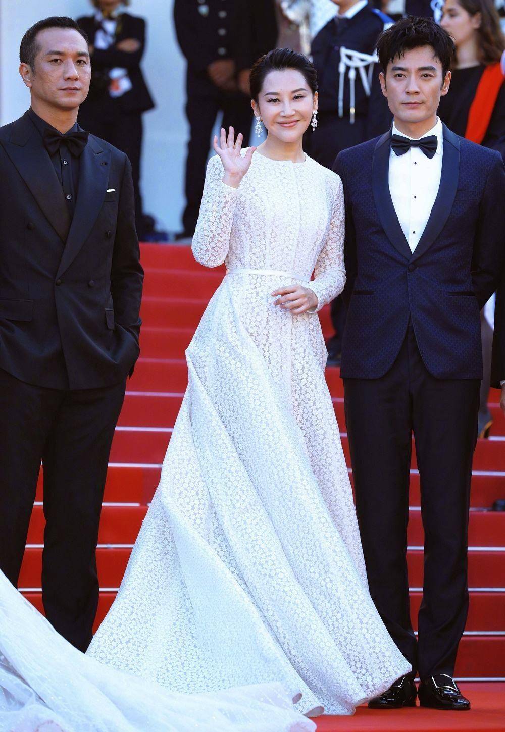 周韵气质被包装的太高级,跟许晴一比较,都不是一级别!