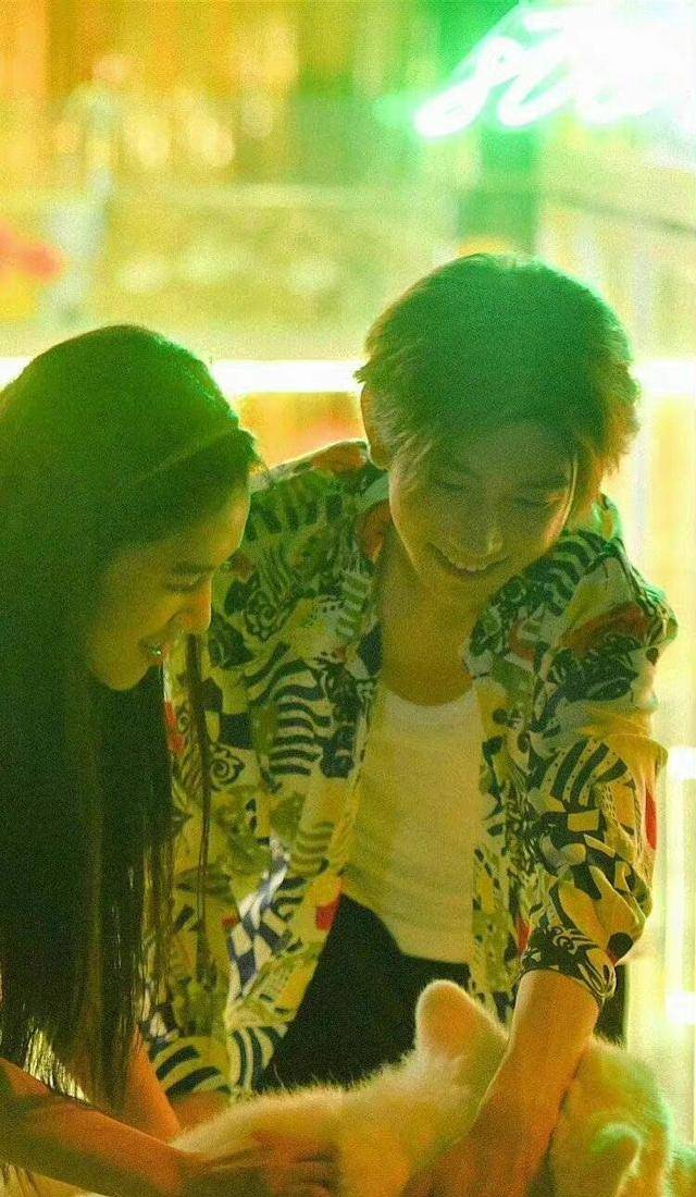 两次当王源mv女主,长相好漂亮,热搜词在告白?_流萤_音乐_新歌