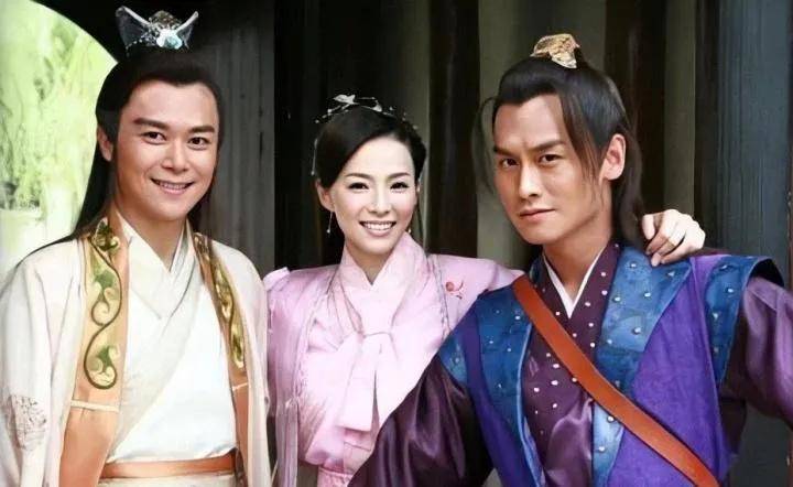 电视剧的服化道真的是粗糙,查案情节也不紧凑,它是由罗福导演,王灿