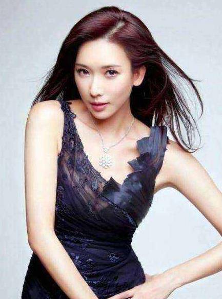 林志玲退位让贤,翁子涵脱颖而出,稳坐"台第一美女"龙椅_台湾_身材