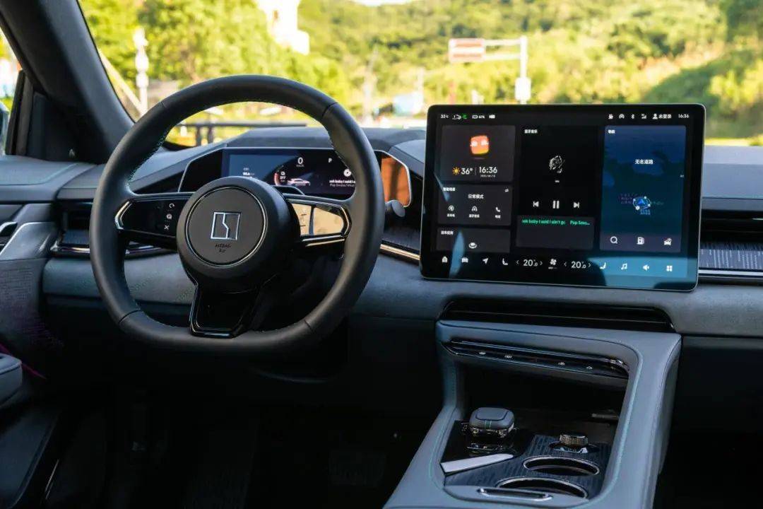 近3成极氪车主来自BBA,2023年的极氪将继续狂飙新战局_搜狐汽车_搜狐网