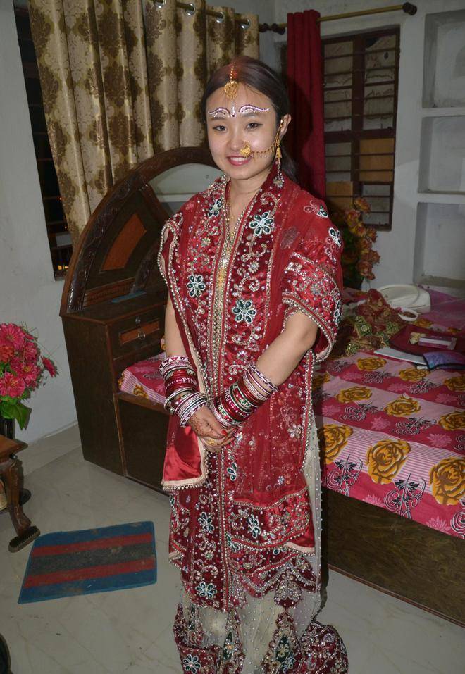 东北姑娘嫁给印度老公10年,不顾父母极力反对,男子体贴但抠门_阿言