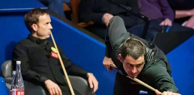 十岁相识,从练球伙伴,再到场上针锋相对,卡特只能做他的背景墙