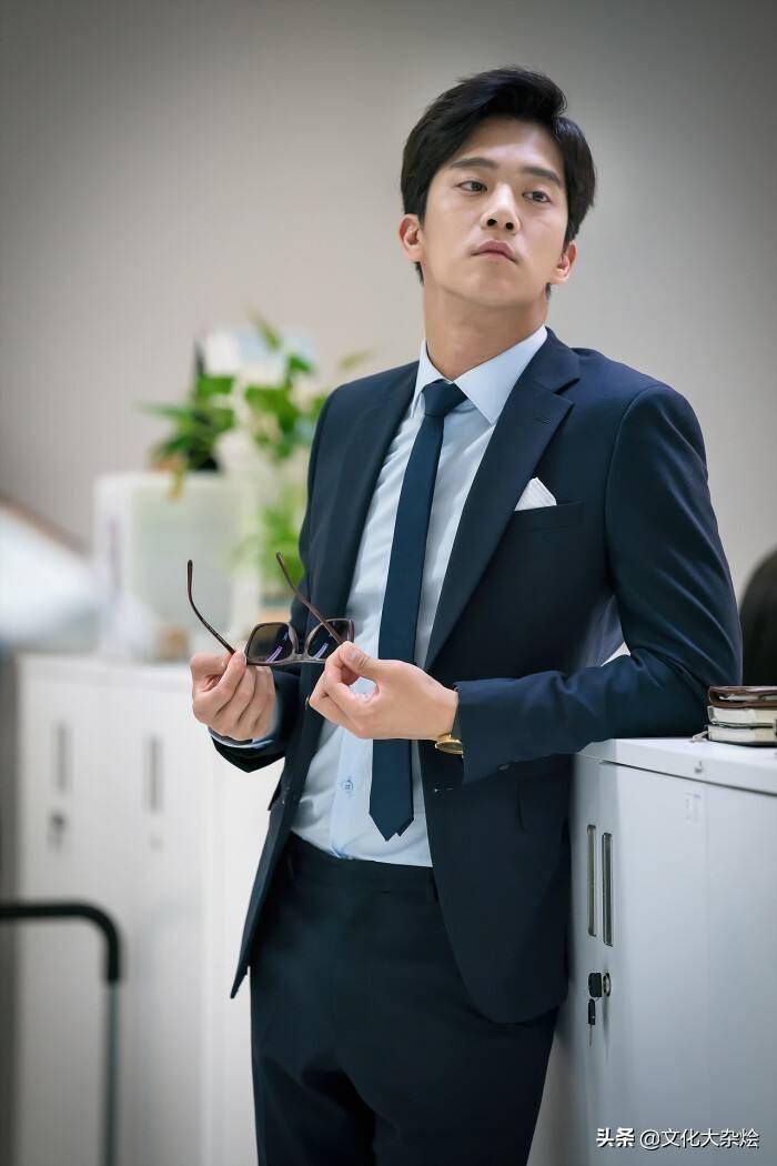 演员河锡辰:38岁依旧童颜,新剧《我最美的时刻》即将开播_合作_因为