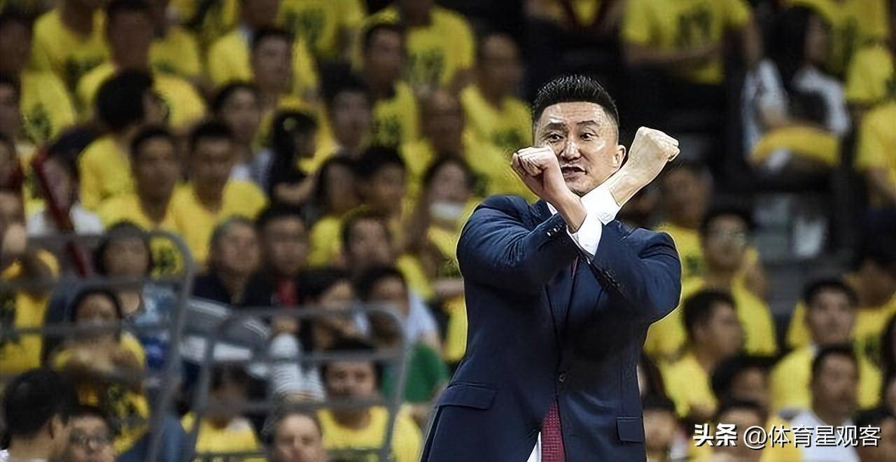 杜锋:三个姐姐支持他打球,夺冠后,他成了养子,画框后面是眼泪_父母