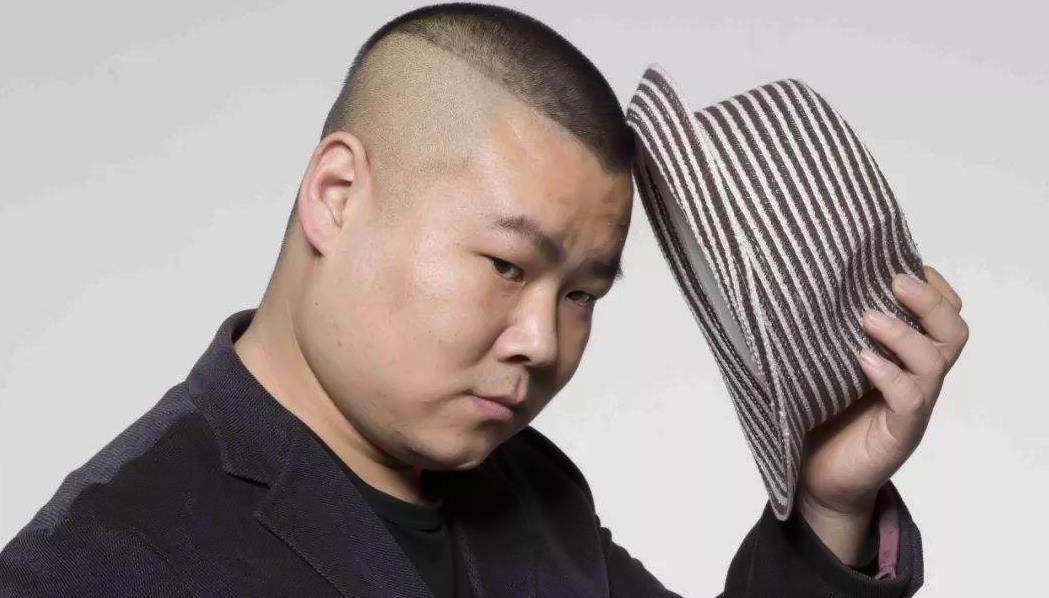 岳云鹏老婆剃光头,称就是为了换个发型,岳云鹏:我认怂_郑敏_微博_照片