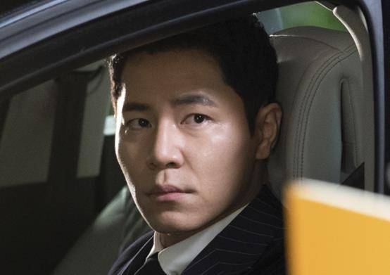 演技超强的李奎炯,刻画各种经典的角色,总能够表现很