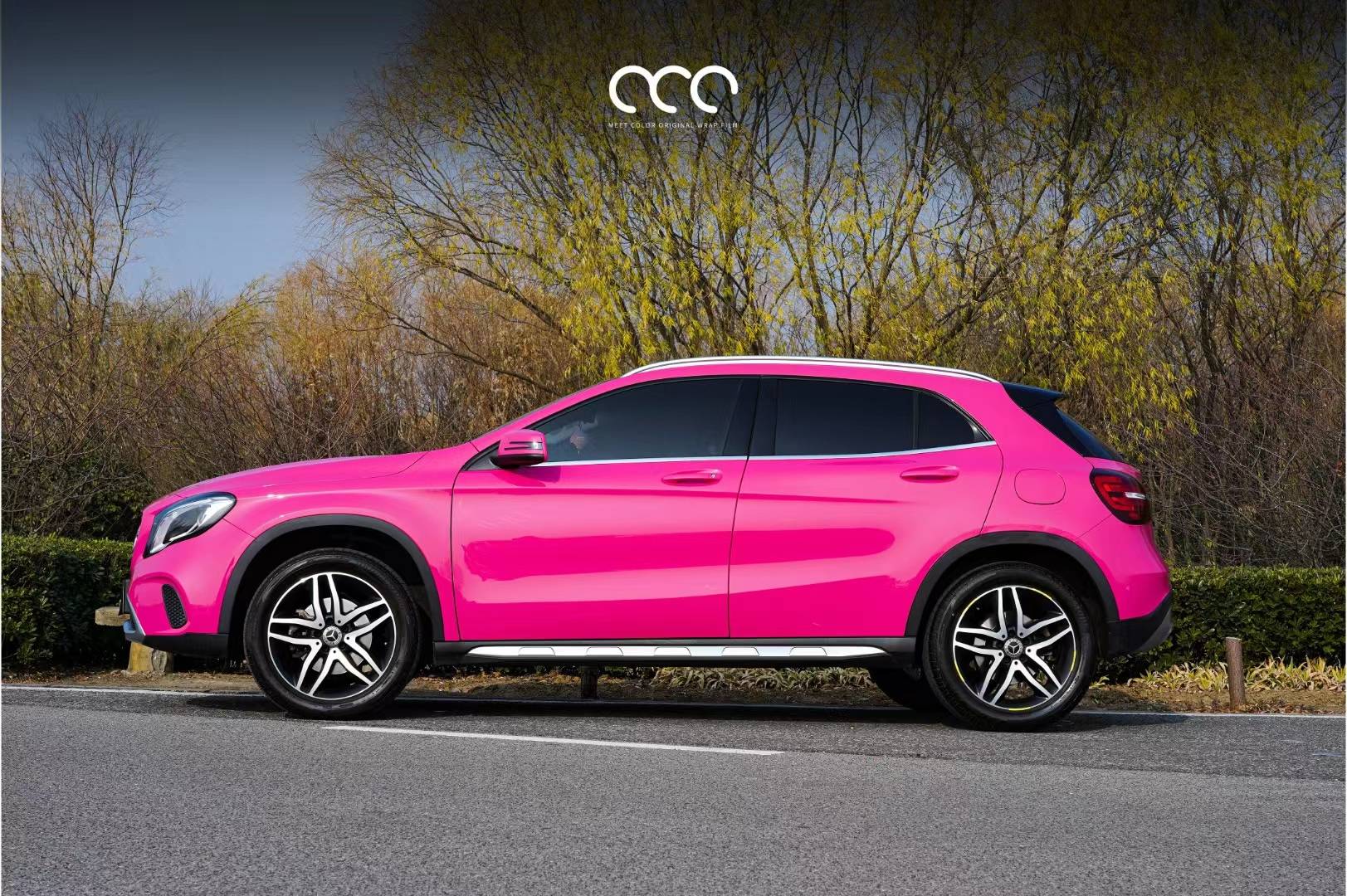 奔驰gla漫彩改色膜甜菜根紫,行走在路上的草莓熊_全国