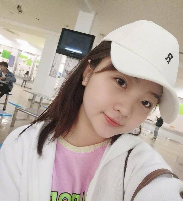 林妙可晒出最新照片,却遭到了网友们的疯狂吐槽,粉丝直言太没品_发展