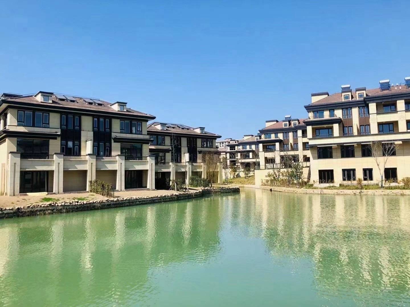 太湖庄园售楼处!楼盘简介!项目交房时间!地址电话!_别墅_万泽