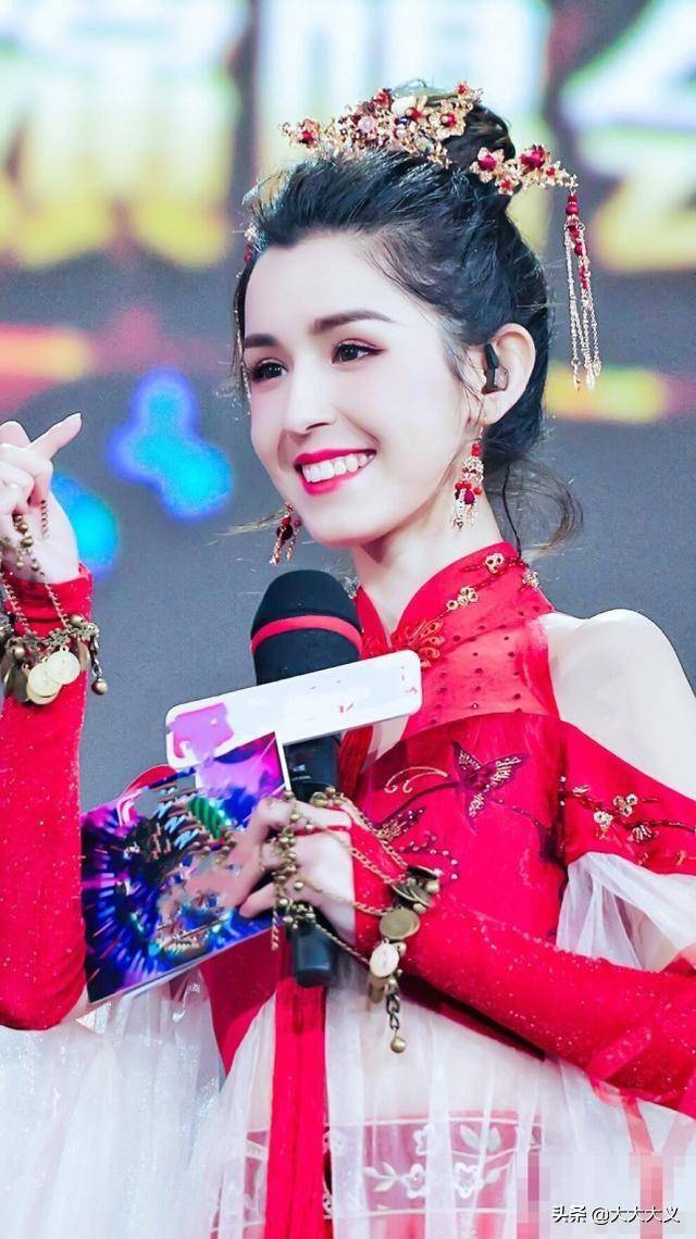 西域第一美女—哈妮克孜 网友:丝袜写真这啥时候拍的 还有牛仔裤_舞蹈