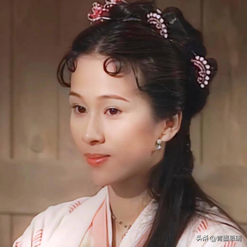 《再生缘》叶璇饰演的孟丽君9《倚天剑屠龙刀》米雪饰演的殷素素8.
