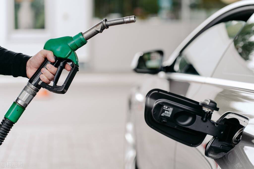 速点星提醒，新一轮油价将‘大跌’开局！2月17日大跌油价要来！