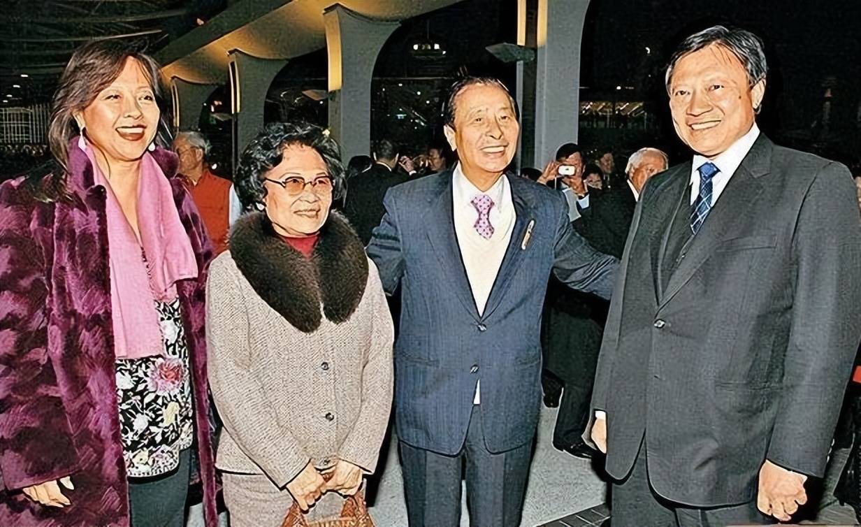 邝肖卿是广州花都人,她的丈夫郭得胜则是广东中山人.