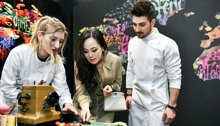 败光两位亿万富翁,欠下巨额债款,如今翻盘_钟镇涛_张晓晖_张小慧