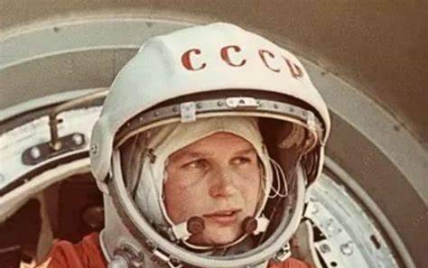 史上最惨宇航员,被遗忘在空间站311天,回到地球后,国家都没了_苏联