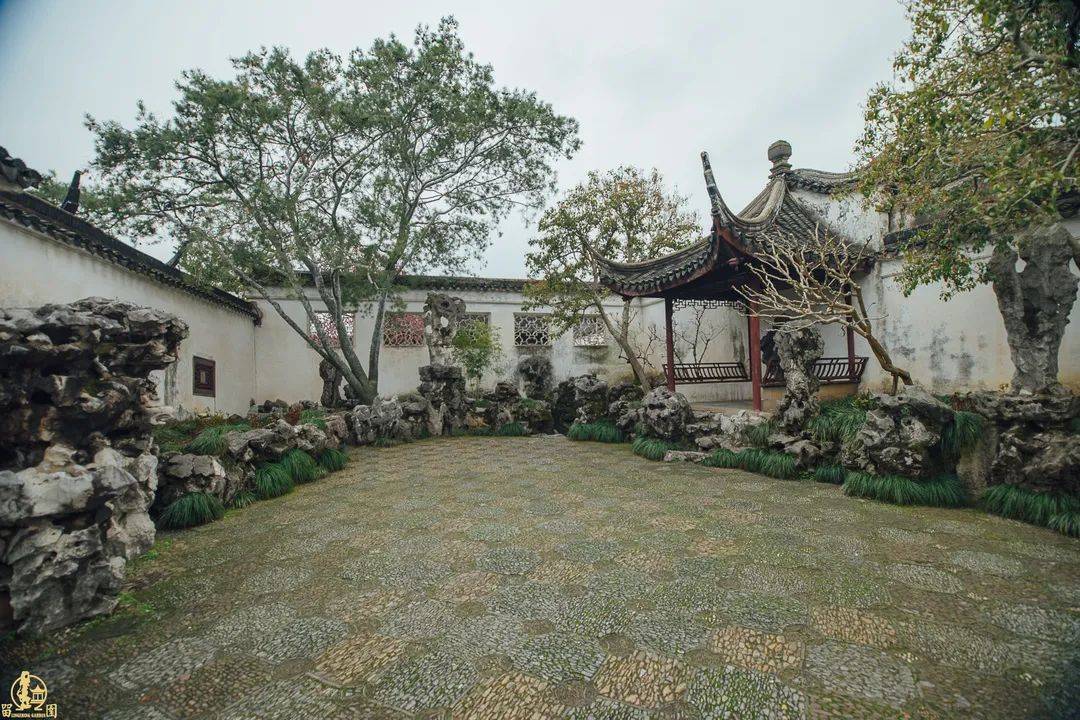 【网师园殿春簃外一隅】山水之境幻美,花木点饰,化解"隅"之无情.