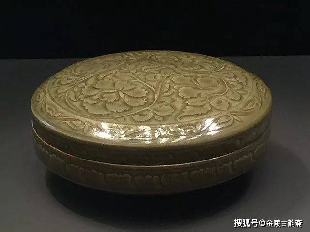 至正元青花龙纹象耳瓶，打破了元代无青花的谣传！_中国_瓷器_大维