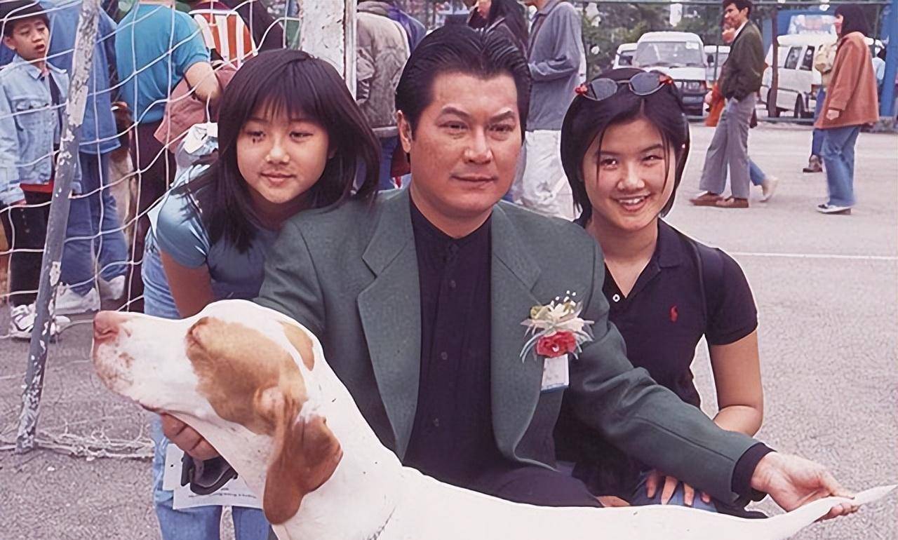 演员邓光荣:一生为人仗义,情感专一,为何在离世后还被人谩骂?