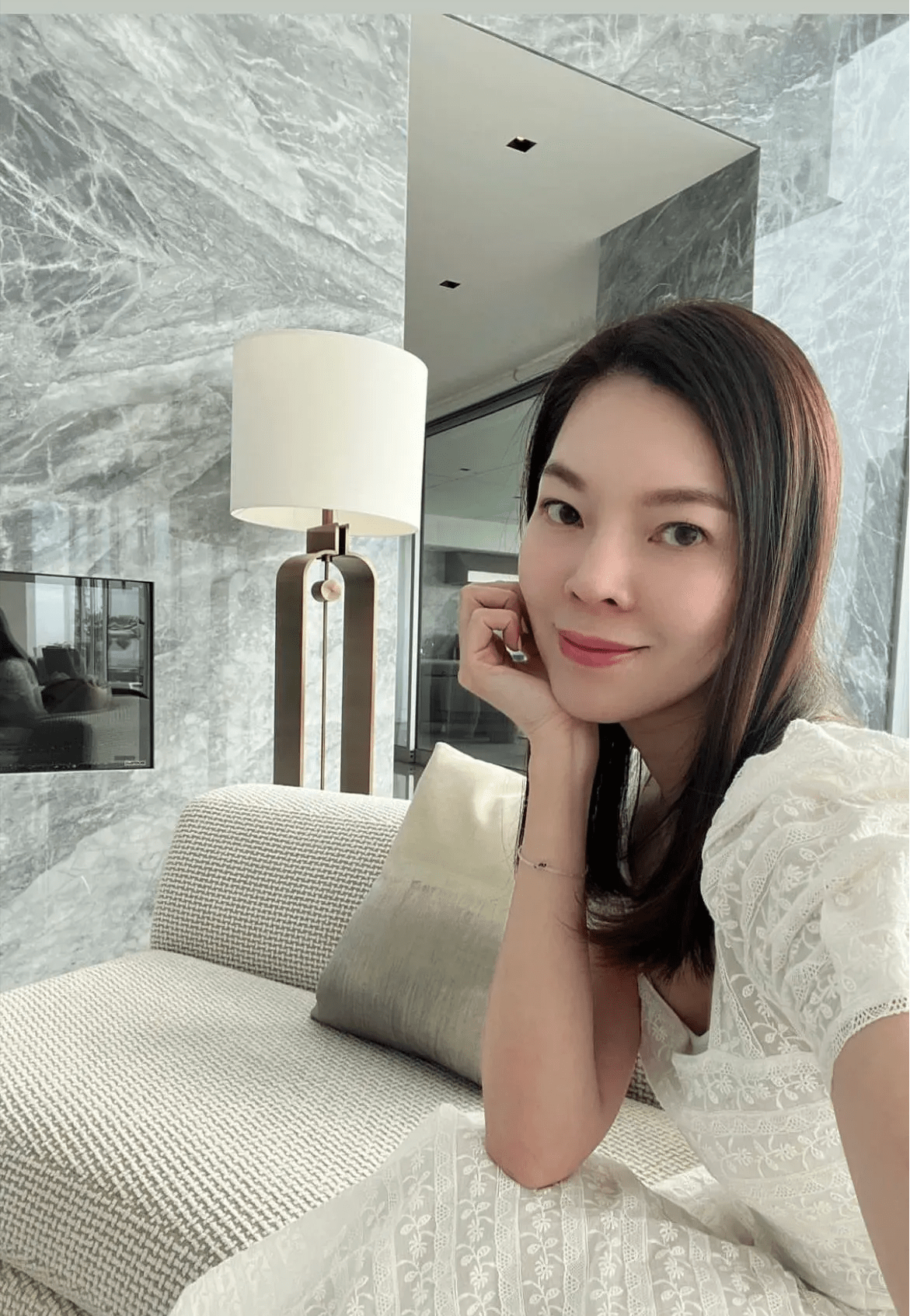 富士康老板娘曾馨莹晒5亿豪宅,奢华如顶级酒店,可惜不在她名下_郭台铭