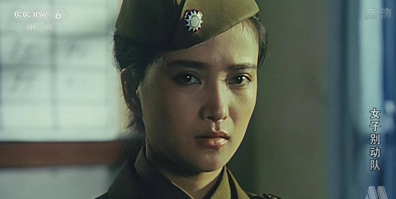 1989年,32岁的刘威与小7岁的美女何晴合作了电影《女子别动队》,当时